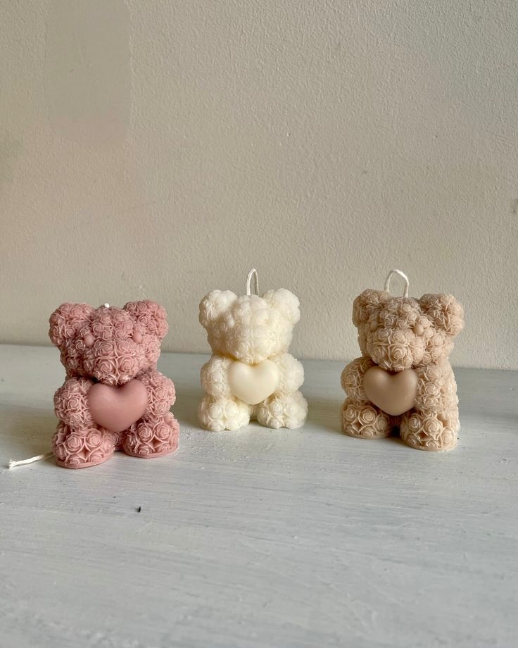 Rose bear candle - dusty pink.webp