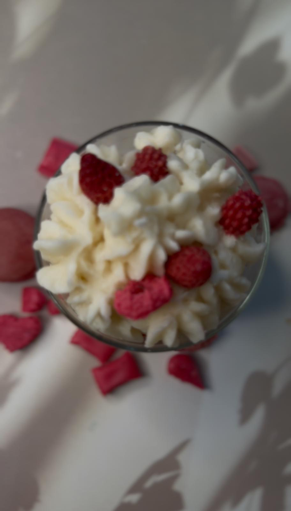 Strawberry cream candle