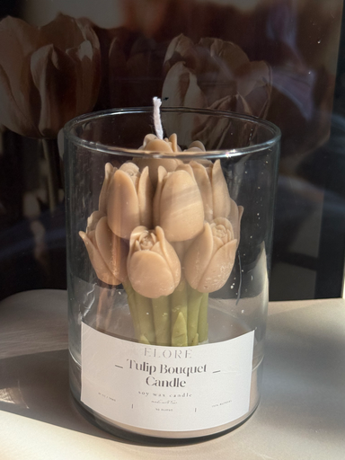 Tulip bouquet candle